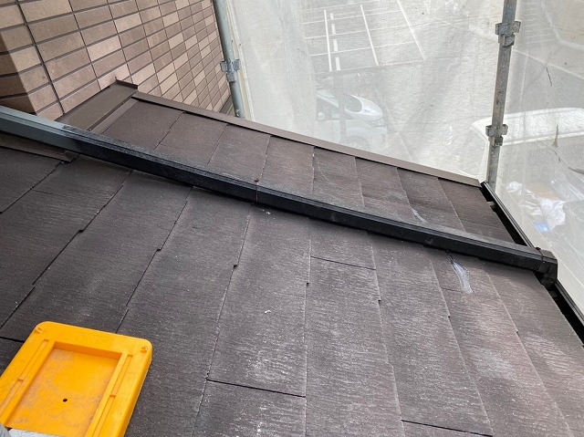 カバー工事する前の下屋根の様子